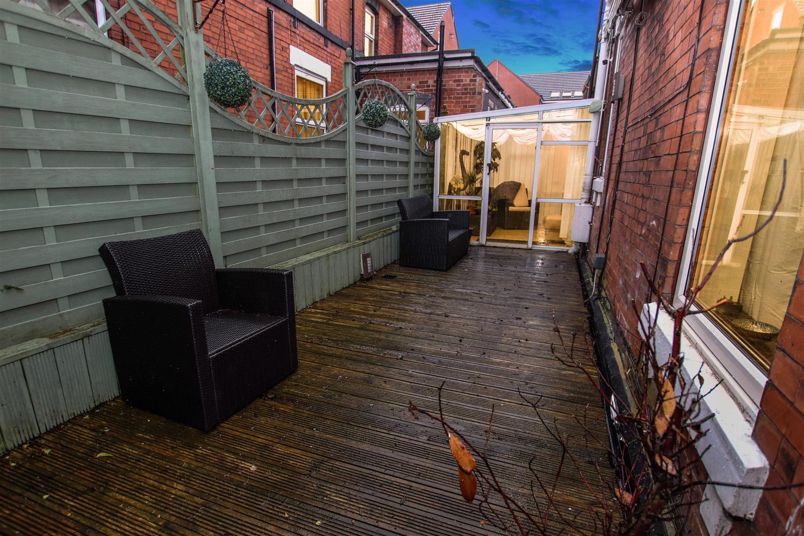SIDE PATIO AREA